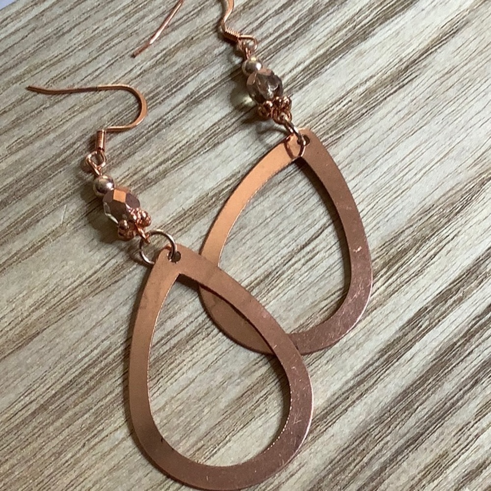 Open Rose Gold Teardrops. - Picture 1 of 3